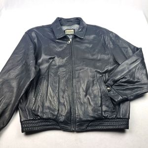 Robert Comstock - Poshmark